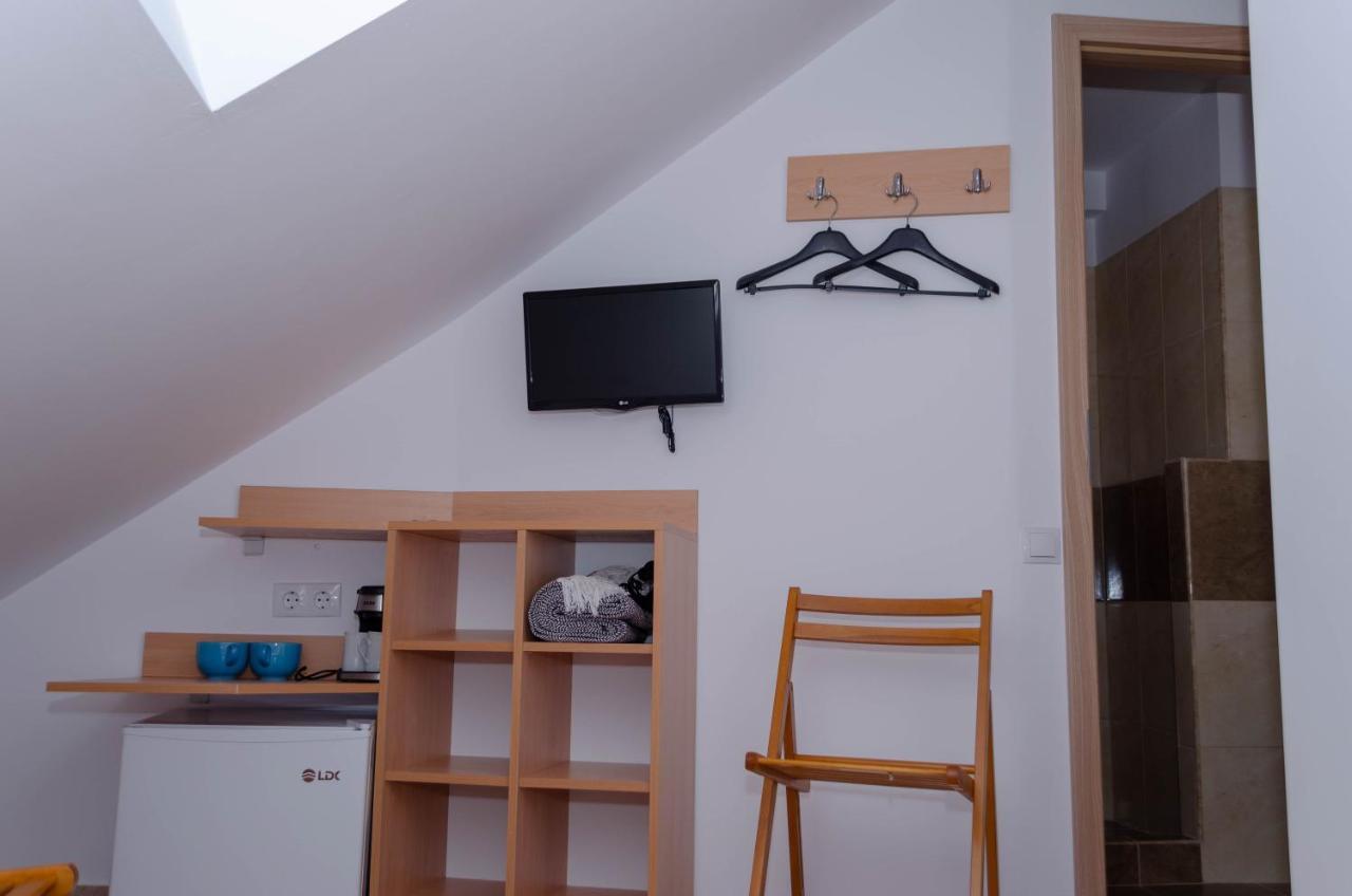 Mansarda Mica Cu Baie Proprie Leilighet Cluj-Napoca Eksteriør bilde