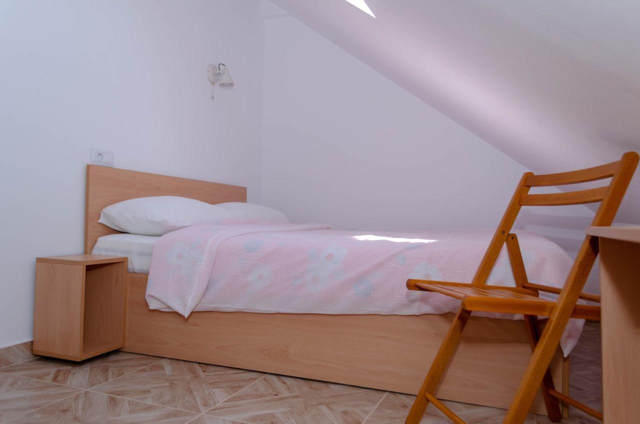 Mansarda Mica Cu Baie Proprie Leilighet Cluj-Napoca Eksteriør bilde